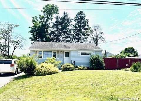 32 Cypress Street, Central Islip, NY 11722