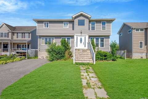 102 Surf Road, Lindenhurst, NY 11757