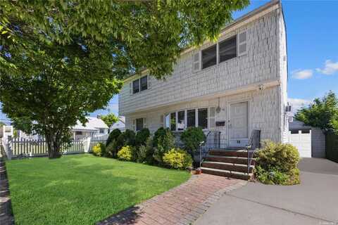 30 Jersey Street, Hicksville, NY 11801