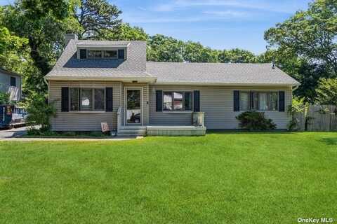 2209 Louis Kossuth Avenue, Ronkonkoma, NY 11779