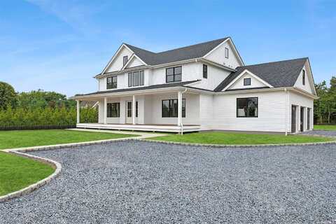 11 Emmas Path, Remsenburg, NY 11960