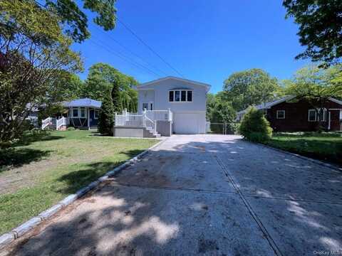 124 Auborn Avenue, Shirley, NY 11967