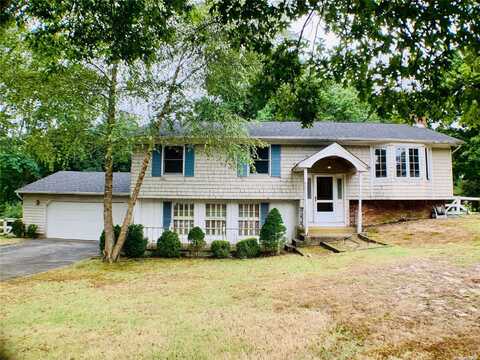 41 Michaels Lane, Wading River, NY 11792