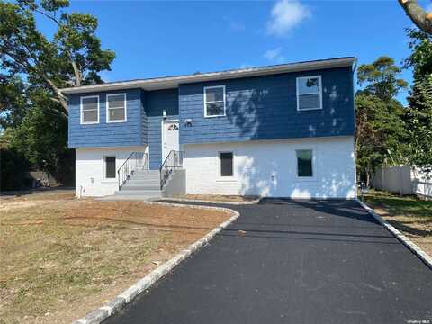 145 N Penataquit Avenue, Bay Shore, NY 11706