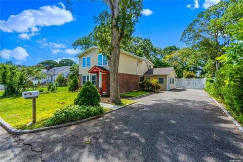 38 Smith Street, Nesconset, NY 11767