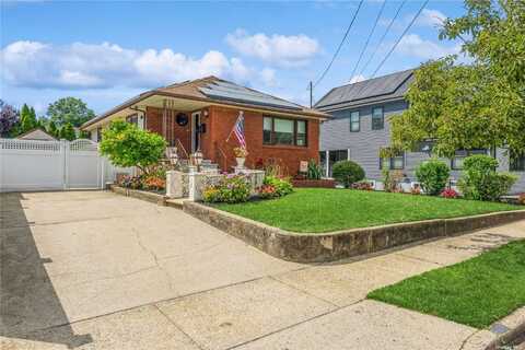 1340 Cayuga Avenue, North Bellmore, NY 11710