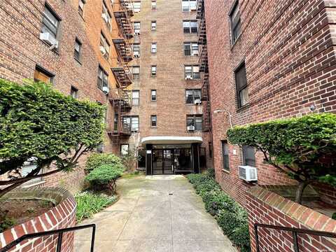 8360 Vietor Ave, Elmhurst, NY 11373