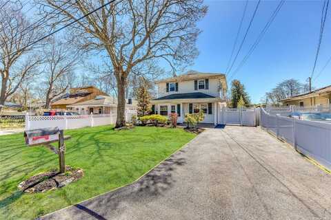 18 W Rugby Drive, Shirley, NY 11967