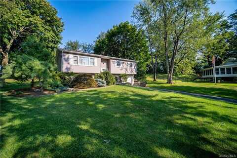 7 Kelvin Court, Nanuet, NY 10954