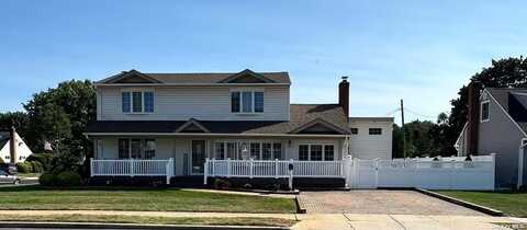 3532 Waverly Avenue, Seaford, NY 11783