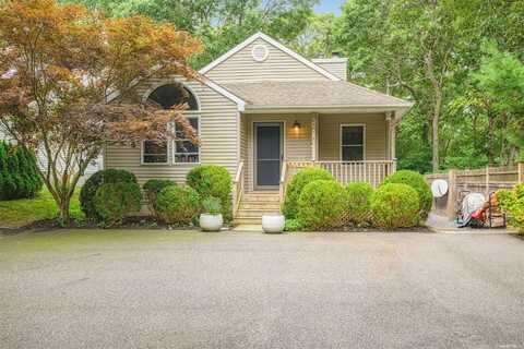 21a Wards Path, Hampton Bays, NY 11946