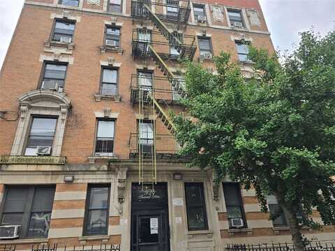 924 Summit Avenue, Bronx, NY 10452