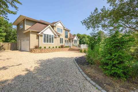 43 Blackwatch Court, Southampton, NY 11968