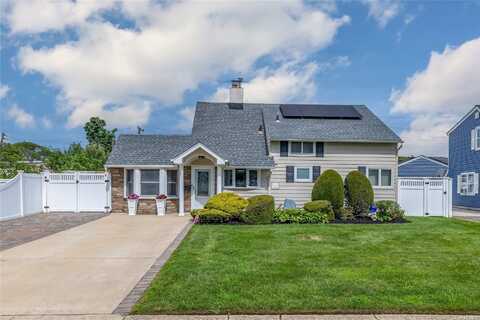 5 Disc Lane, Wantagh, NY 11793