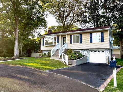 25 Spruce Street, Centereach, NY 11720