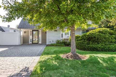 68 Sleepy Lane, Hicksville, NY 11801