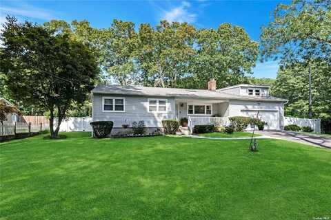 452 River Road, Shirley, NY 11967