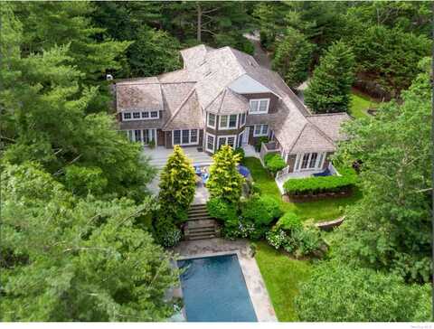 9 Owls Nest Lane, East Hampton, NY 11937