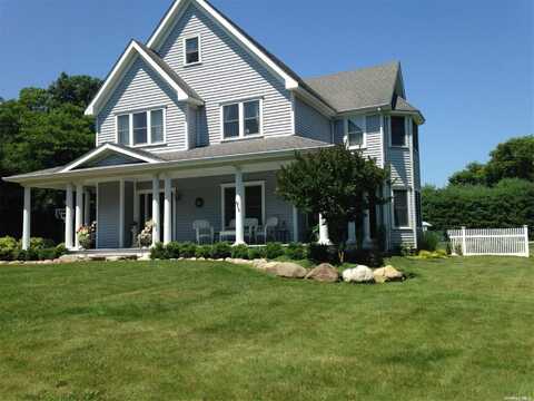 3965 Grand Ave, Mattituck, NY 11952