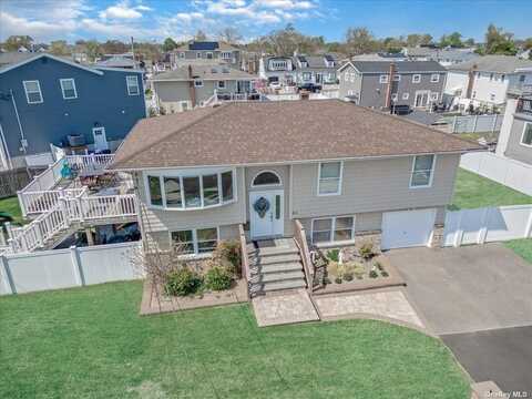 46 W Saltaire Road, Lindenhurst, NY 11757