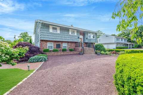 300 Oak Neck Lane, West Islip, NY 11795