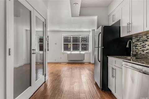 516 W 47th Street, New York, NY 10036