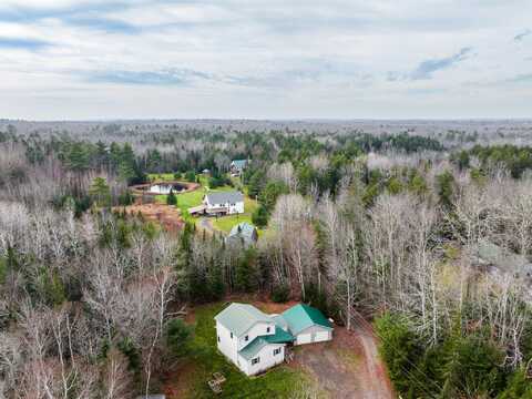 8 Martin's Lane, Glenburn, ME 04401