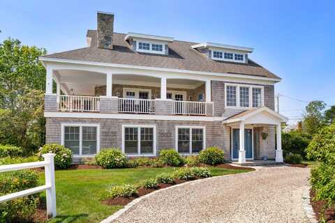 32 Bayberry Avenue, Kennebunk, ME 04043