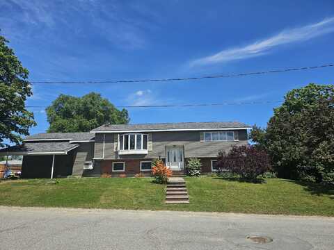 33 Maple Street, East Millinocket, ME 04430