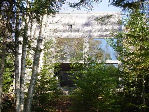 85 E Side Road, Machiasport, ME 04655