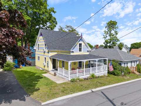 32 W Old Orchard Avenue, Old Orchard Beach, ME 04064