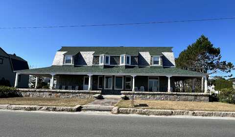 93 Beach Avenue, Kennebunk, ME 04043