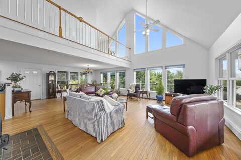 16 Pine Brae Lane, Rockport, ME 04856