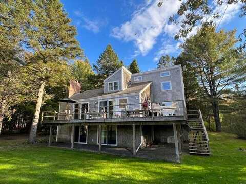 32 Woods Road, Owls Head, ME 04854