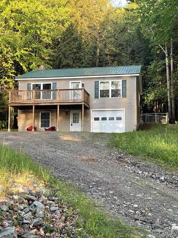 677 Memorial Drive, Winthrop, ME 04364