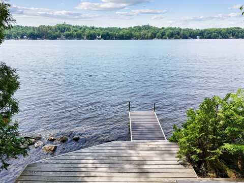 29 Gables End, Belgrade, ME 04917