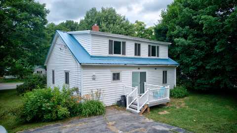 108 Enfield Road, Lincoln, ME 04457