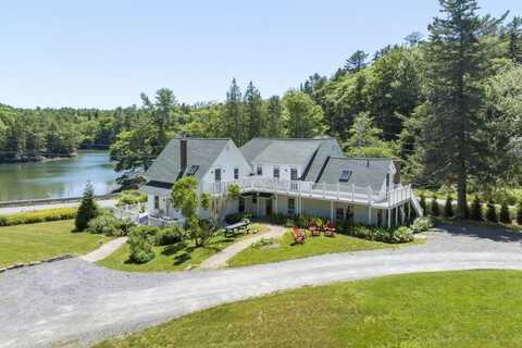 41 Hendricks Hill Road, Southport, ME 04576