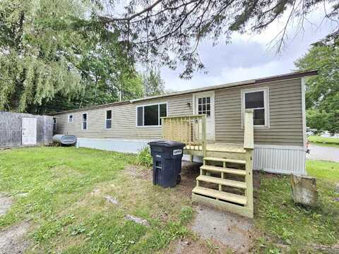 14 Sunset Trailer Park, Milford, ME 04461