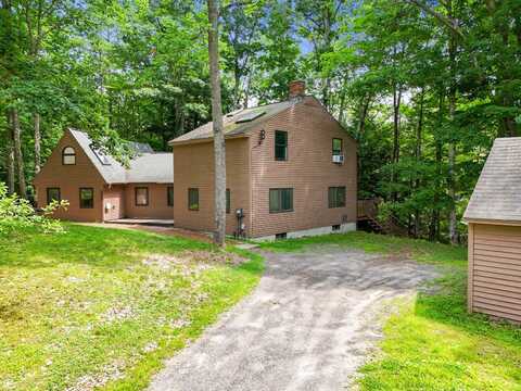 33 Lovejoy Pond Road, Wayne, ME 04284