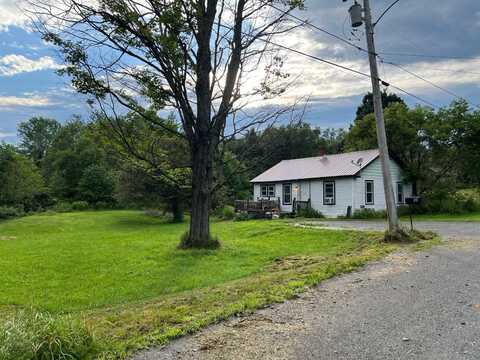 32 Herring Street, Dover-Foxcroft, ME 04426