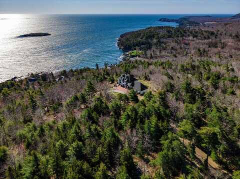 18 Greenway Court, Bar Harbor, ME 04609