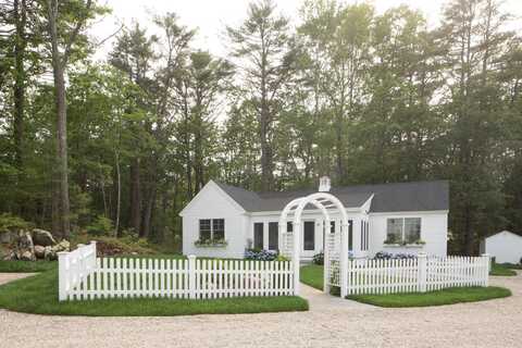 15 Langsford Road, Kennebunkport, ME 04046