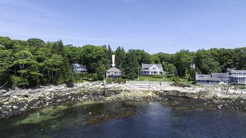 21 Linekin Road, Boothbay Harbor, ME 04538