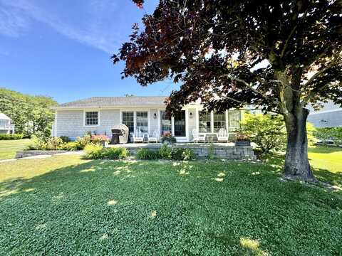 3 Harris Lane, Kennebunk, ME 04043