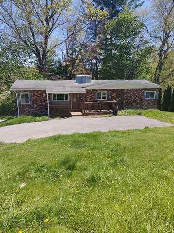 2513 Grandview St., BLUEFIELD, WV 24701