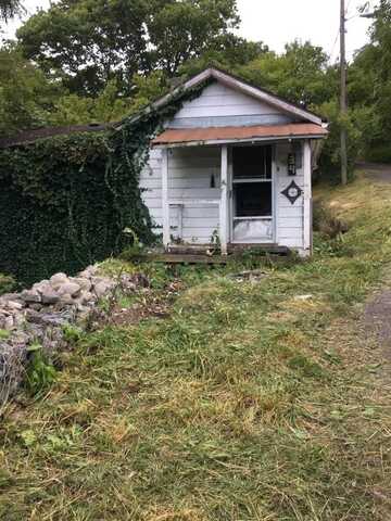 34 Silcox Ln, WAR, WV 24892