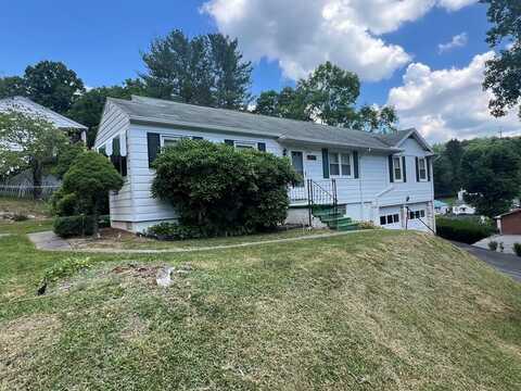 3401 Gateway Drive, BLUEFIELD, WV 24701