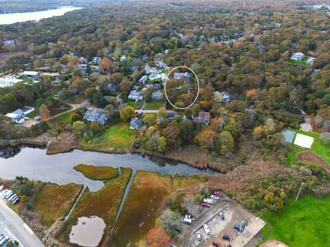 11 Macs Lane, Vineyard Haven, MA 02568