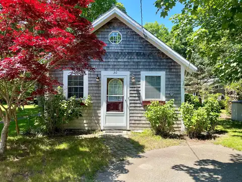 30 Pine Street, Edgartown, MA 02539